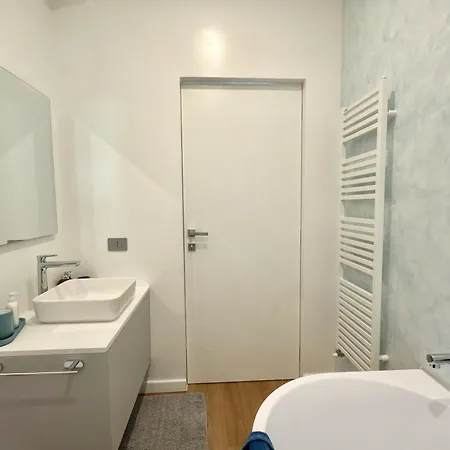 Elda With Garden And View דירה *