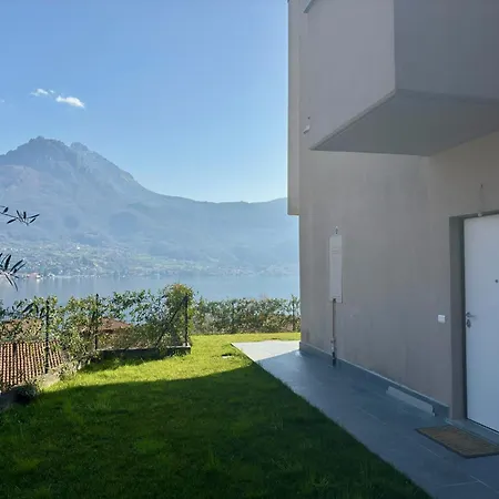 Apartment Elda With Garden And View