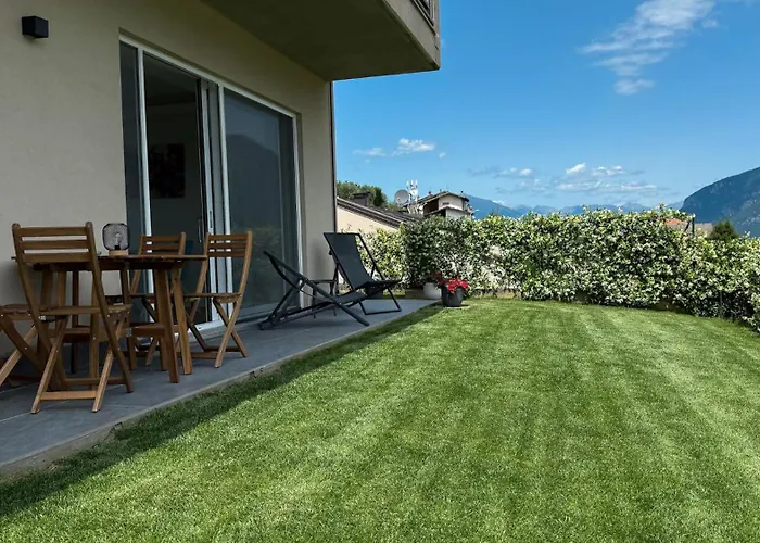 Elda With Garden And View *