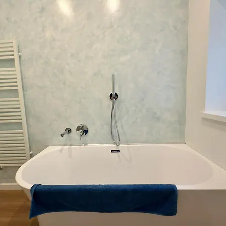 Elda With Garden And View *